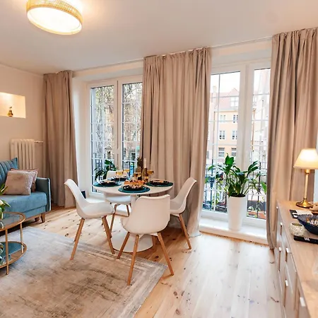 Maya's Flats & 27 - Beautiful On Piwna Street In The Old Town Gdansk
