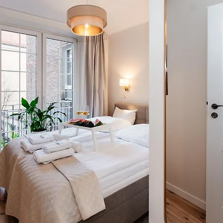 Maya's Flats & 27 - Beautiful On Piwna Street In The Old Town Apartment *