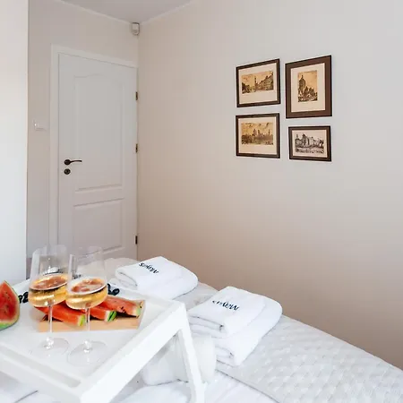 Apartment Maya's Flats & 27 - Beautiful On Piwna Street In The Old Town *