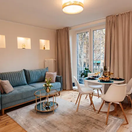 Maya's Flats & 27 - Beautiful On Piwna Street In The Old Town Apartment *