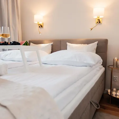 Maya's Flats & 27 - Beautiful On Piwna Street In The Old Town * Gdańsk