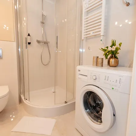 Maya's Flats & 27 - Beautiful On Γκντανσκ