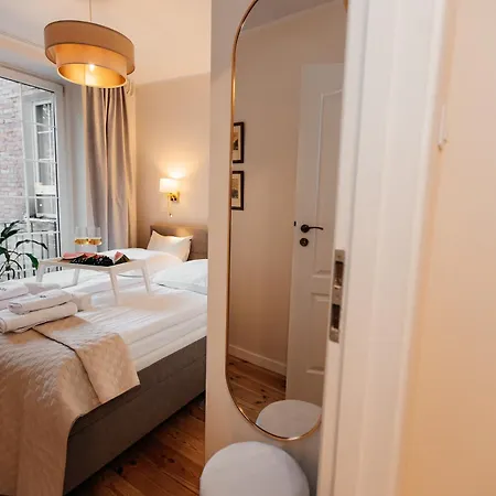 Maya's Flats & 27 - Beautiful On *