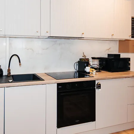 Maya's Flats & 27 - Beautiful On *