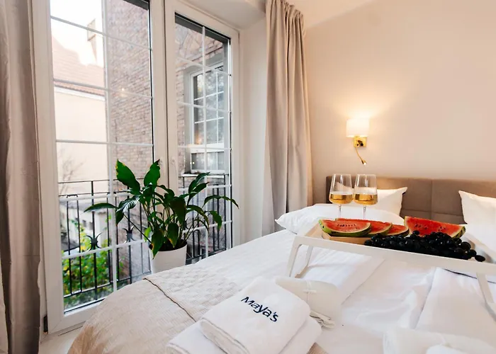 Maya's Flats & 27 - Beautiful On 格但斯克