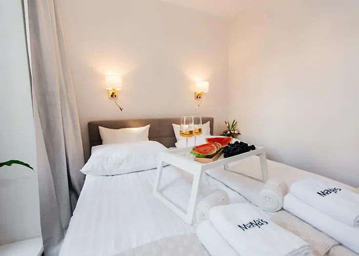 Maya's Flats & 27 - Beautiful On Apartament