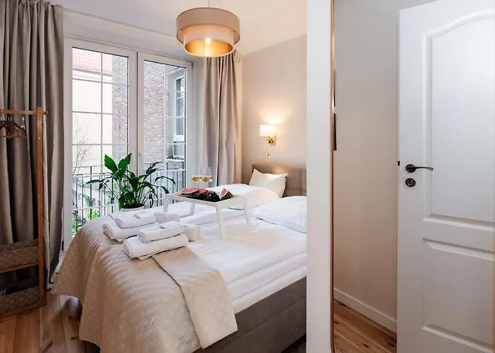 Maya's Flats & 27 - Beautiful On *