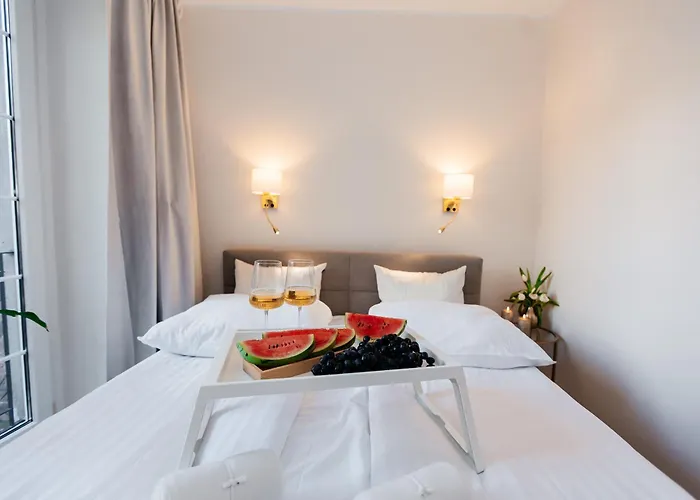 Maya's Flats & 27 - Beautiful On