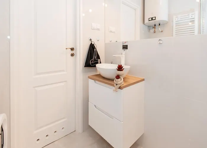 Maya's Flats & 27 - Beautiful On Apartament *