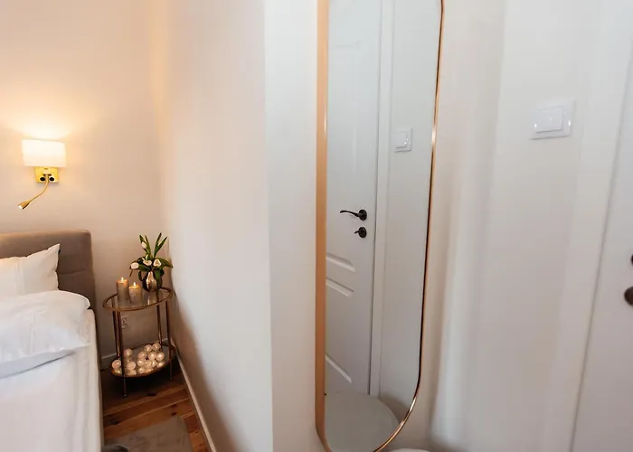 Maya's Flats & 27 - Beautiful On