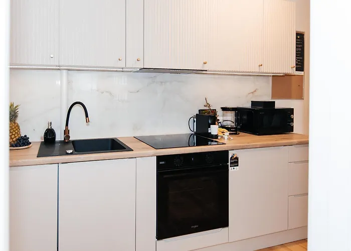 Maya's Flats & 27 - Beautiful On *