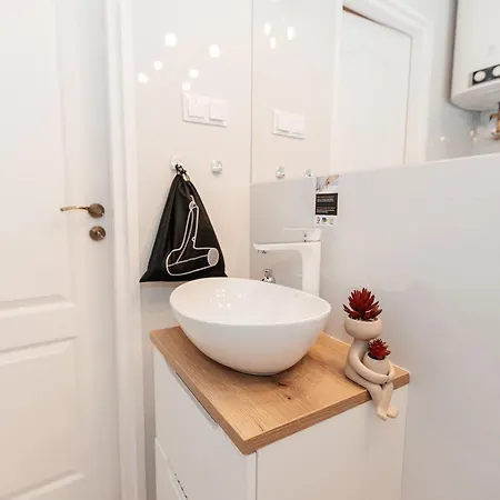 Maya's Flats & 27 - Beautiful On Apartamento